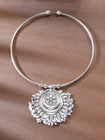 Saras Silver Necklase