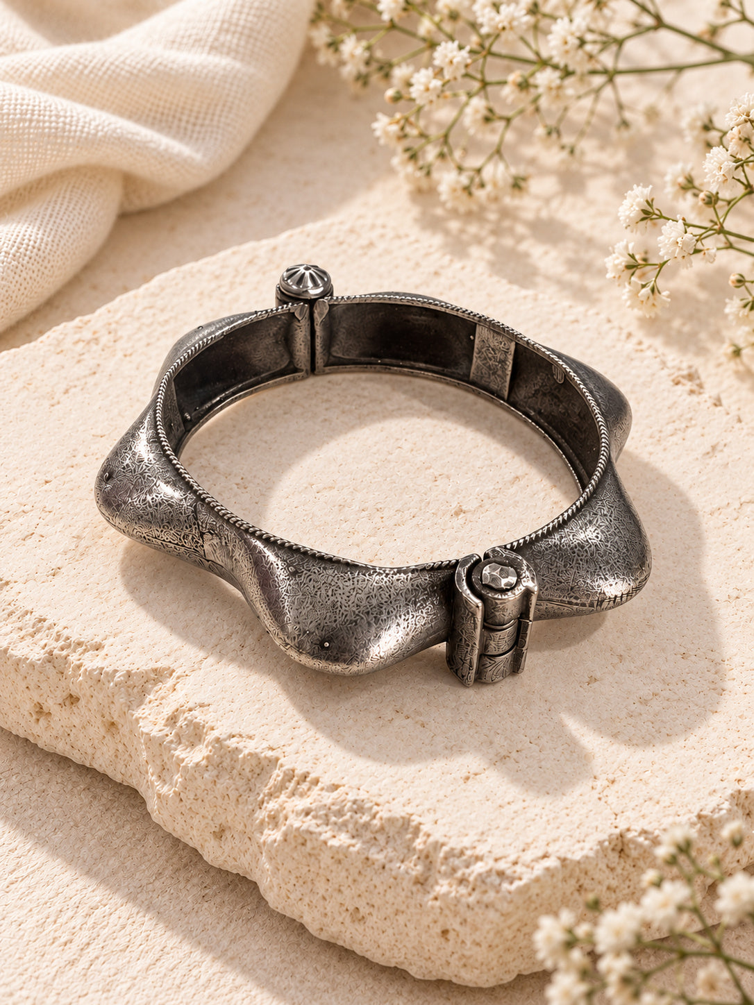 Niska oxidized silver-tone scalloped bangle replica view 3