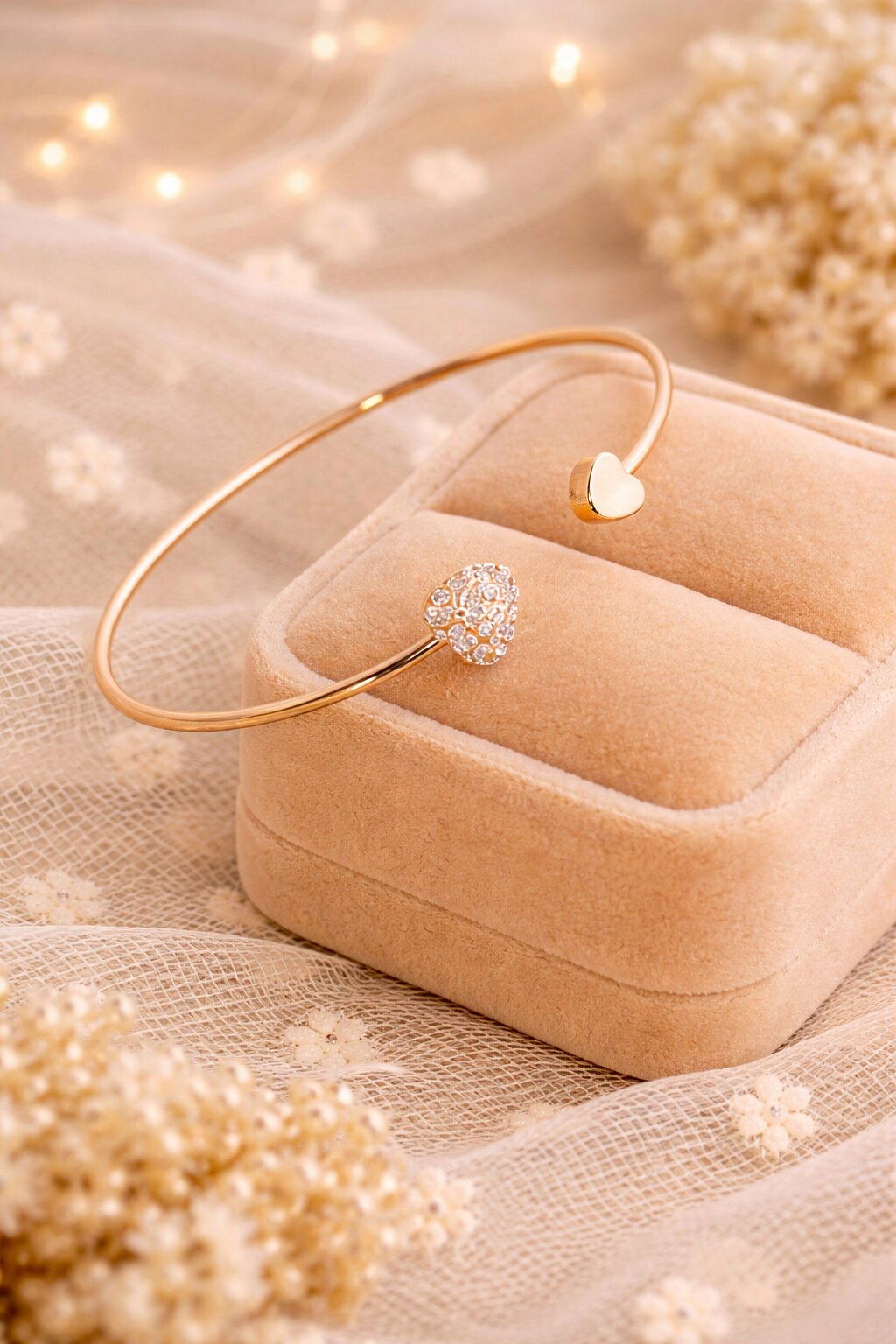 Niska Heart Shape Rhinestones Women's Bangle Golden