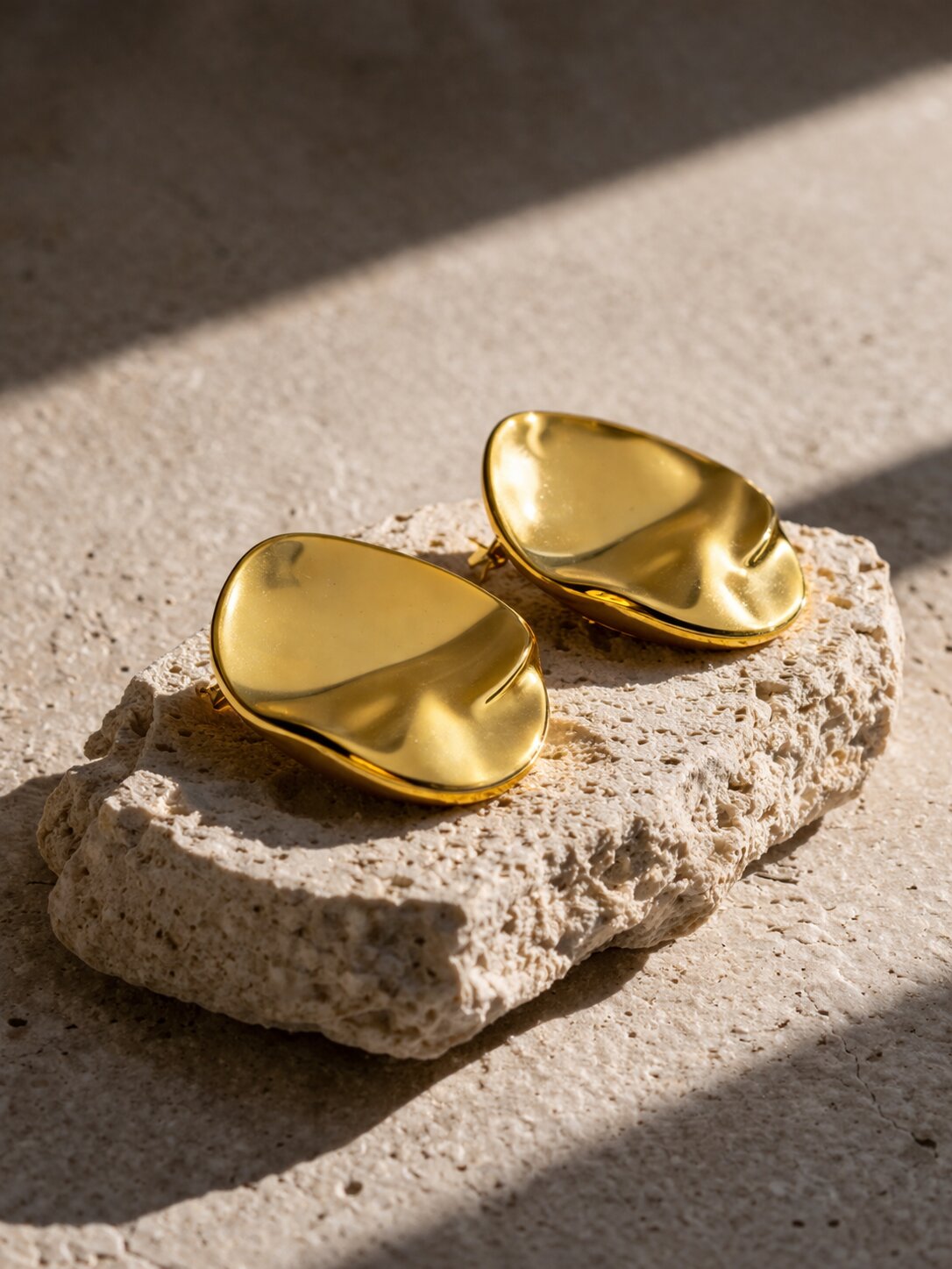 Niska GlowLock Earrings
