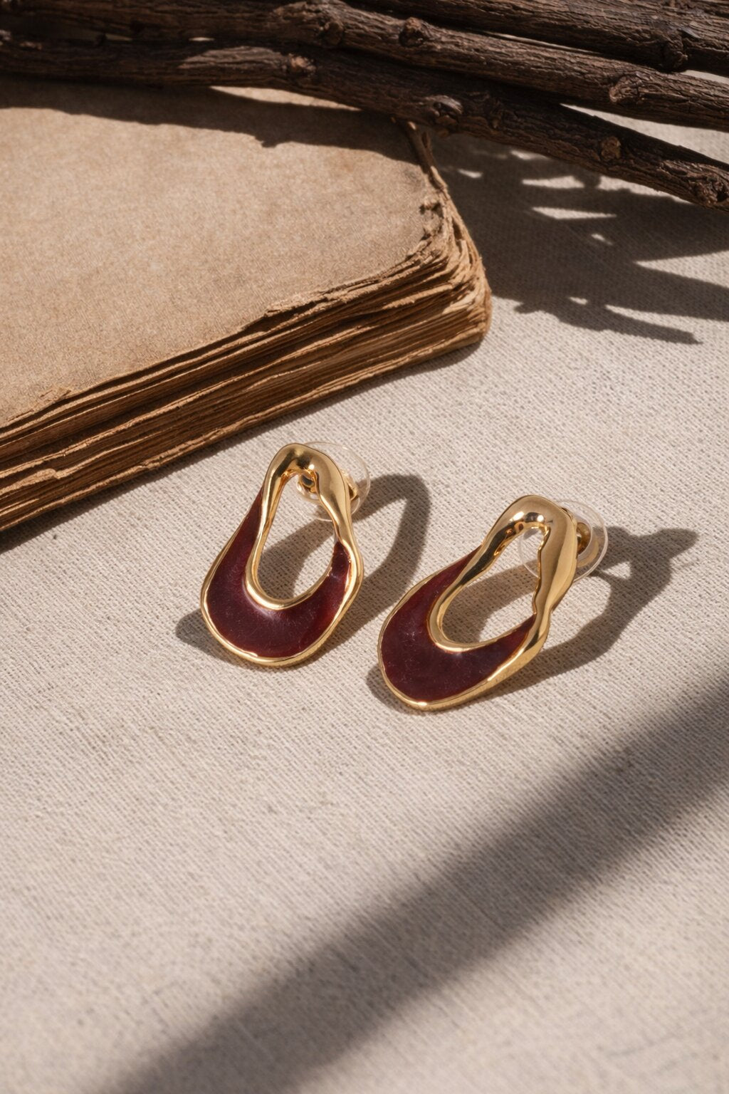 Niska Vintage Style Geometric Drop Earrings Brown