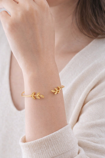 Niska Golden Laurel Open Cuff