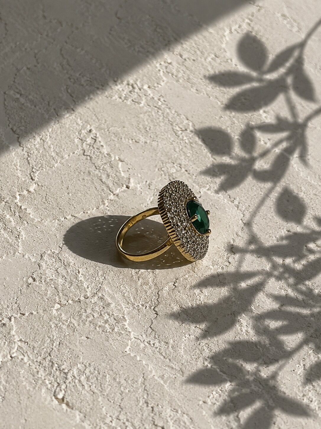 Niska Emerald Halo Ring