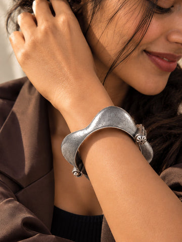 Antique Silver Sculpted Bangle