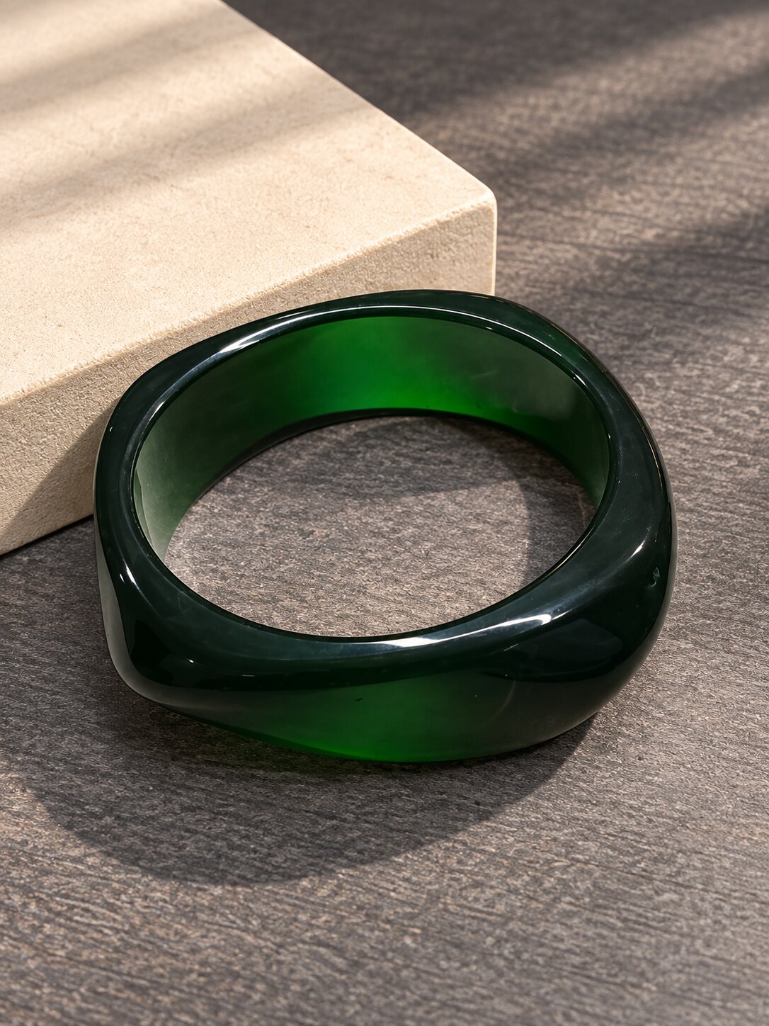 Emerald Green Sculpted Resin Bangle