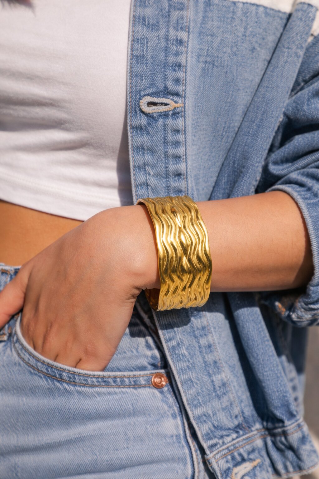 Niska Bold Bend 18K Gold Plated Anti Tarnish Cuff Bracelet