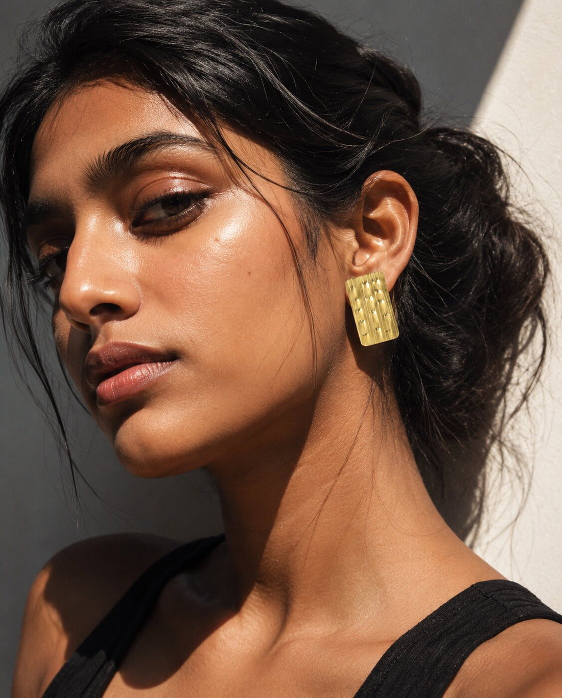 Guided Glory: Radiant Push Earrings