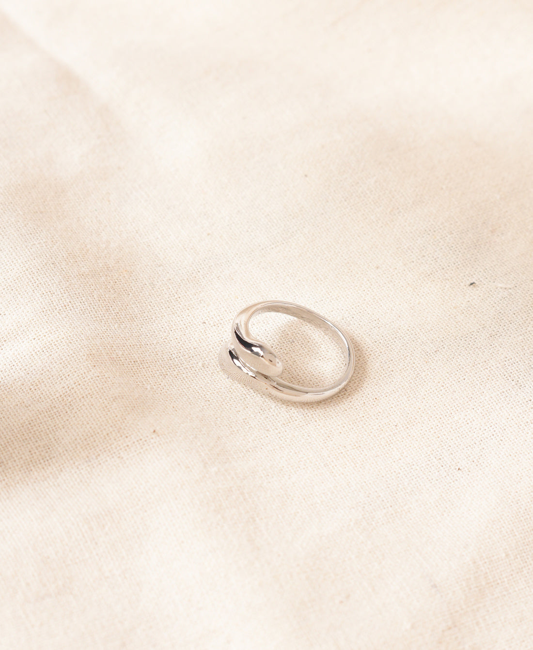 Noir Bliss Anti Tarnish Bold Ring