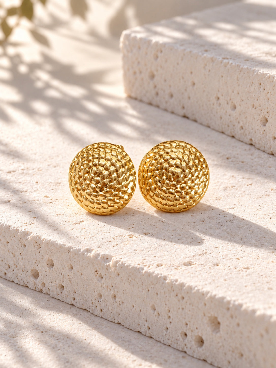 Niska gold-tone textured resin stud earrings – view 3