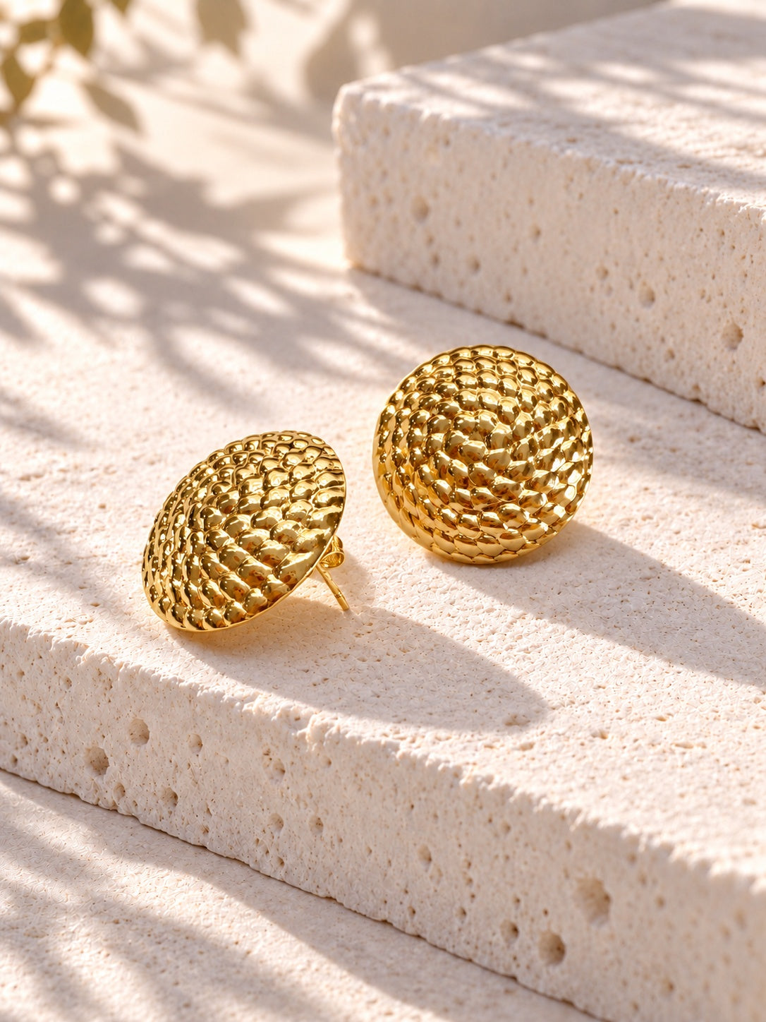 Niska gold-tone textured resin stud earrings – view 5