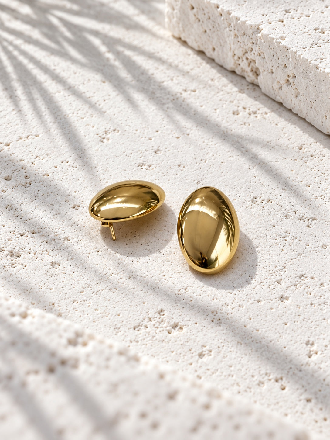 Niska gold-tone oval dome stud earrings – product view 5