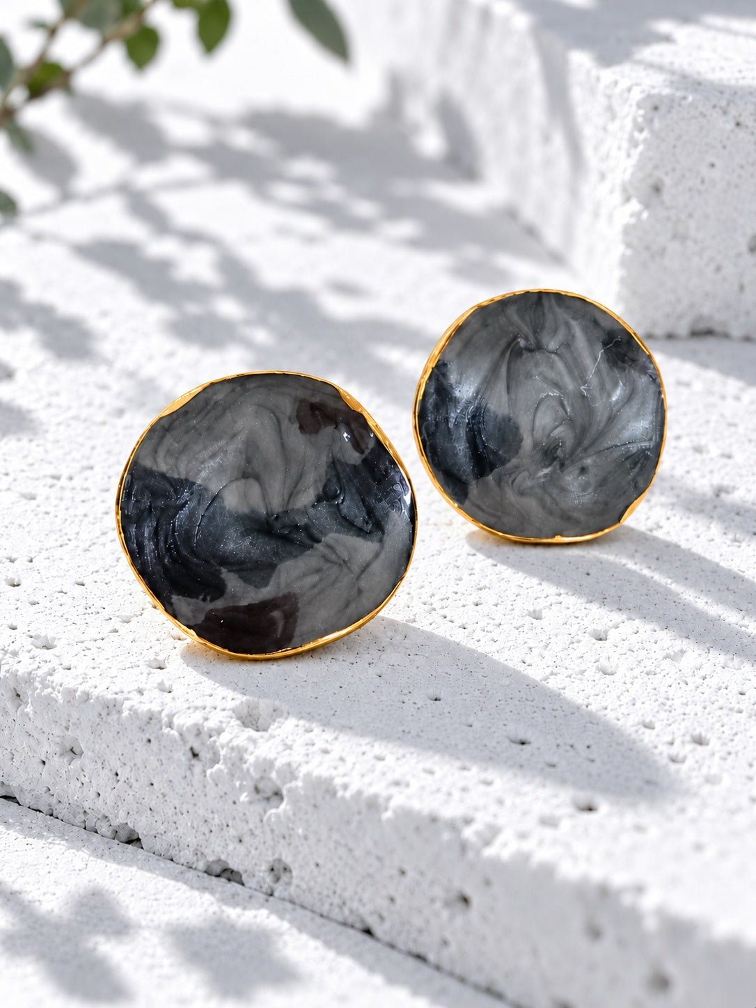 Niska grey marbled Resin earrings – product view 4