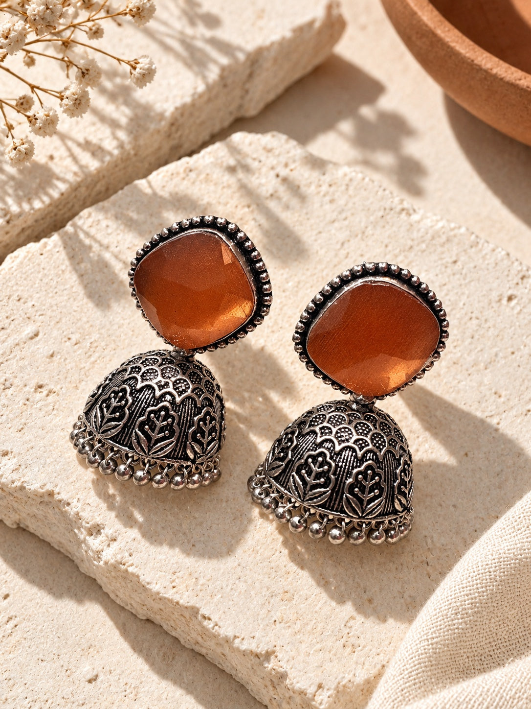 ER26N10341 Monalisa oxidized jhumka