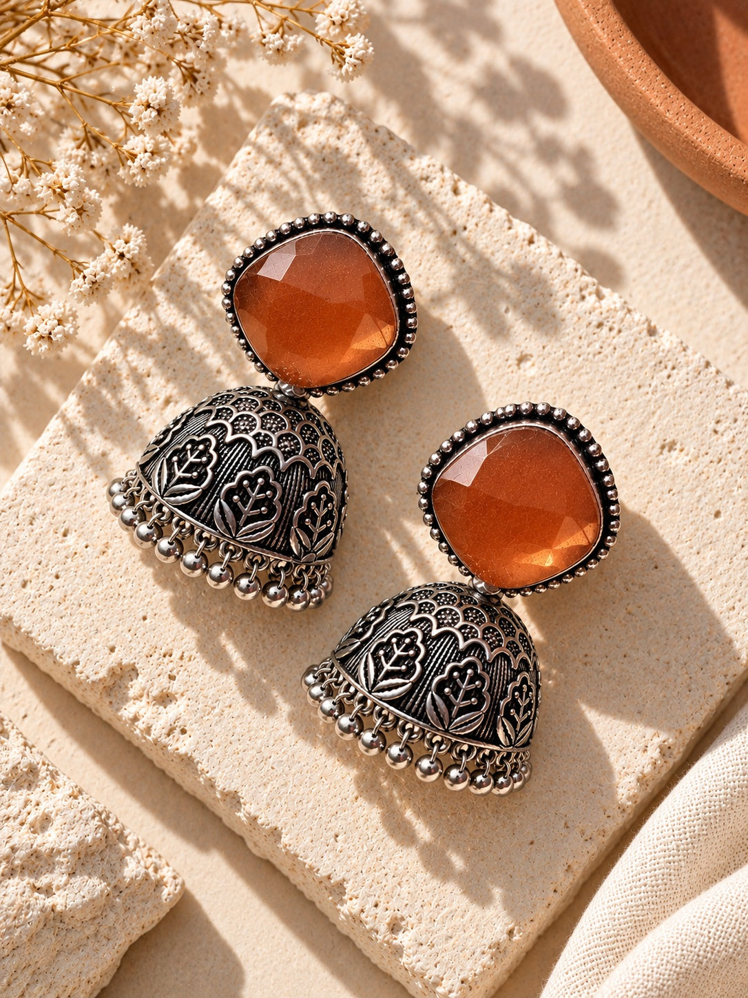 ER26N10341 Monalisa oxidized jhumka - top angle