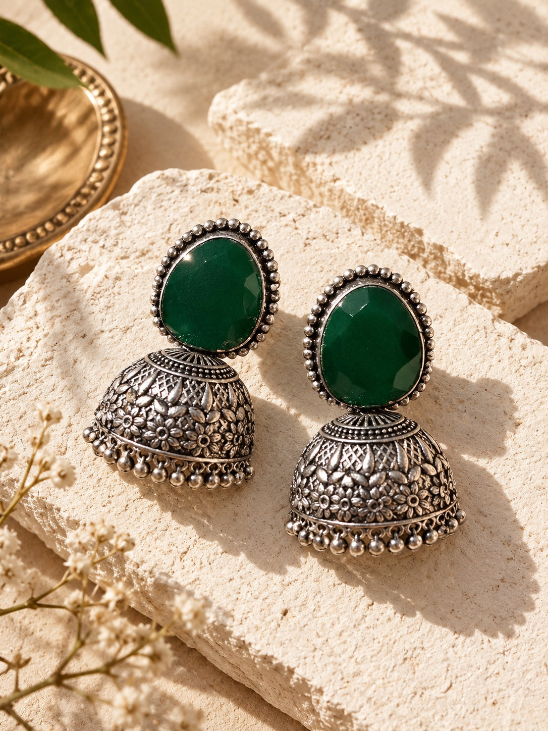 Monalisa Stone Silver Replica jhumka flat shot