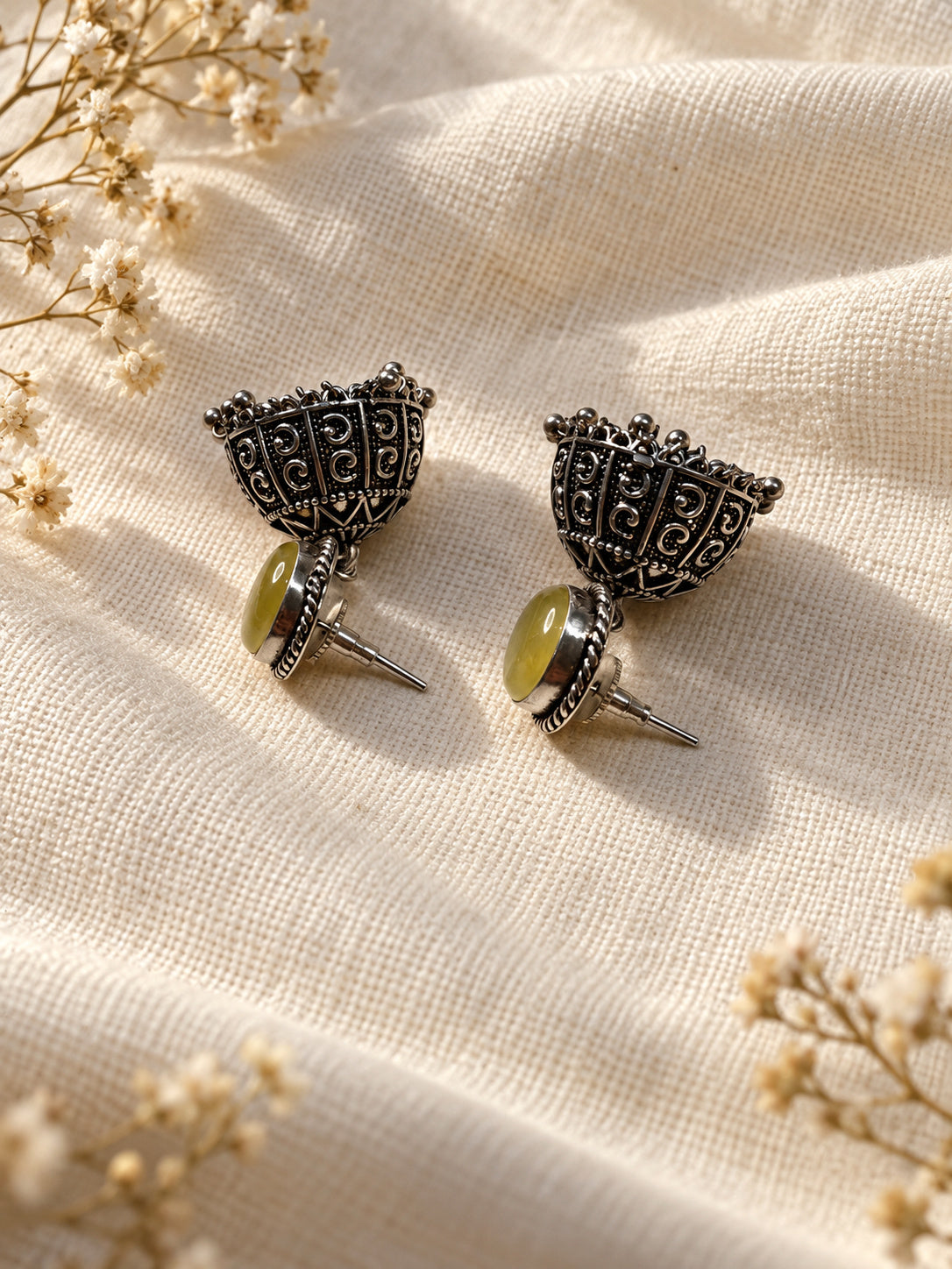 Niska Monalisa Stone Silver Replica Jhumka Earrings – back and posts