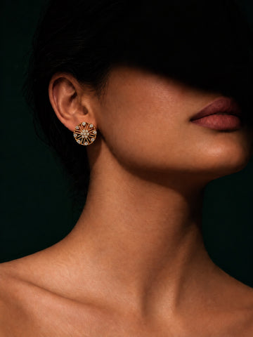 Niska AD Stone Silver Replica floral stud earring on model