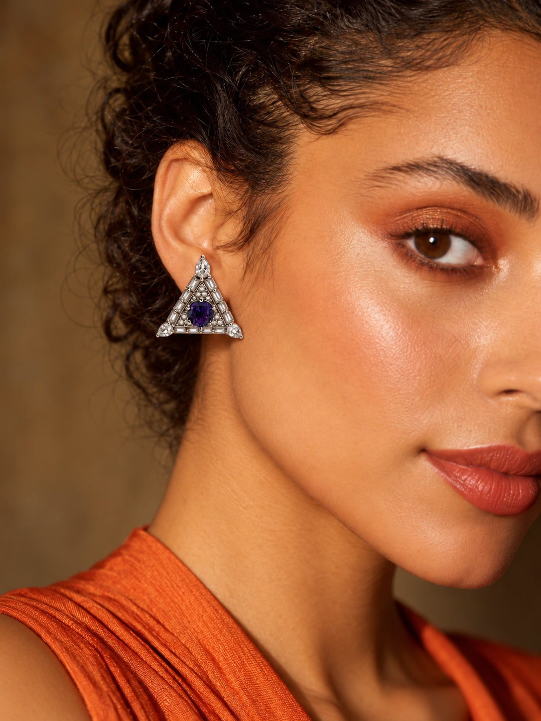 Niska AD Stone Silver replica triangular earrings model view
