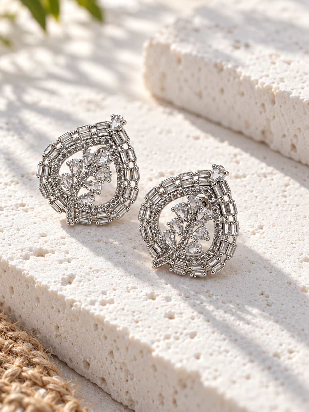 Niska AD Stone Silver Replica leaf teardrop earrings product view