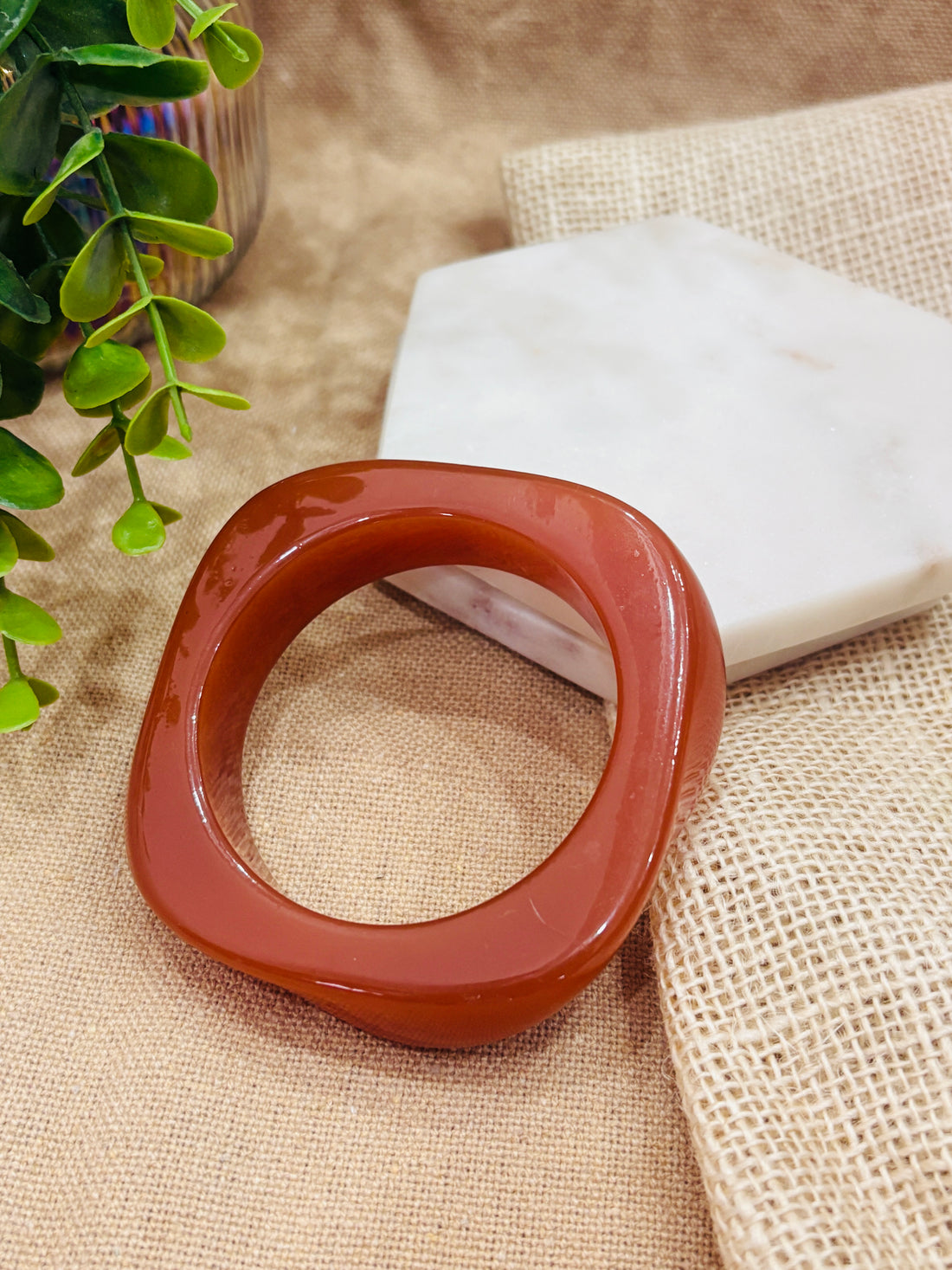 Elegant Retro Geometric Resin Bangles