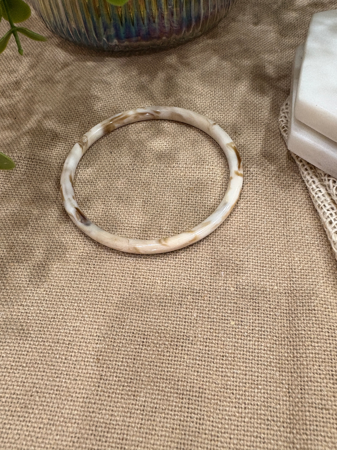 White Retro Solid Acrylic Bangle