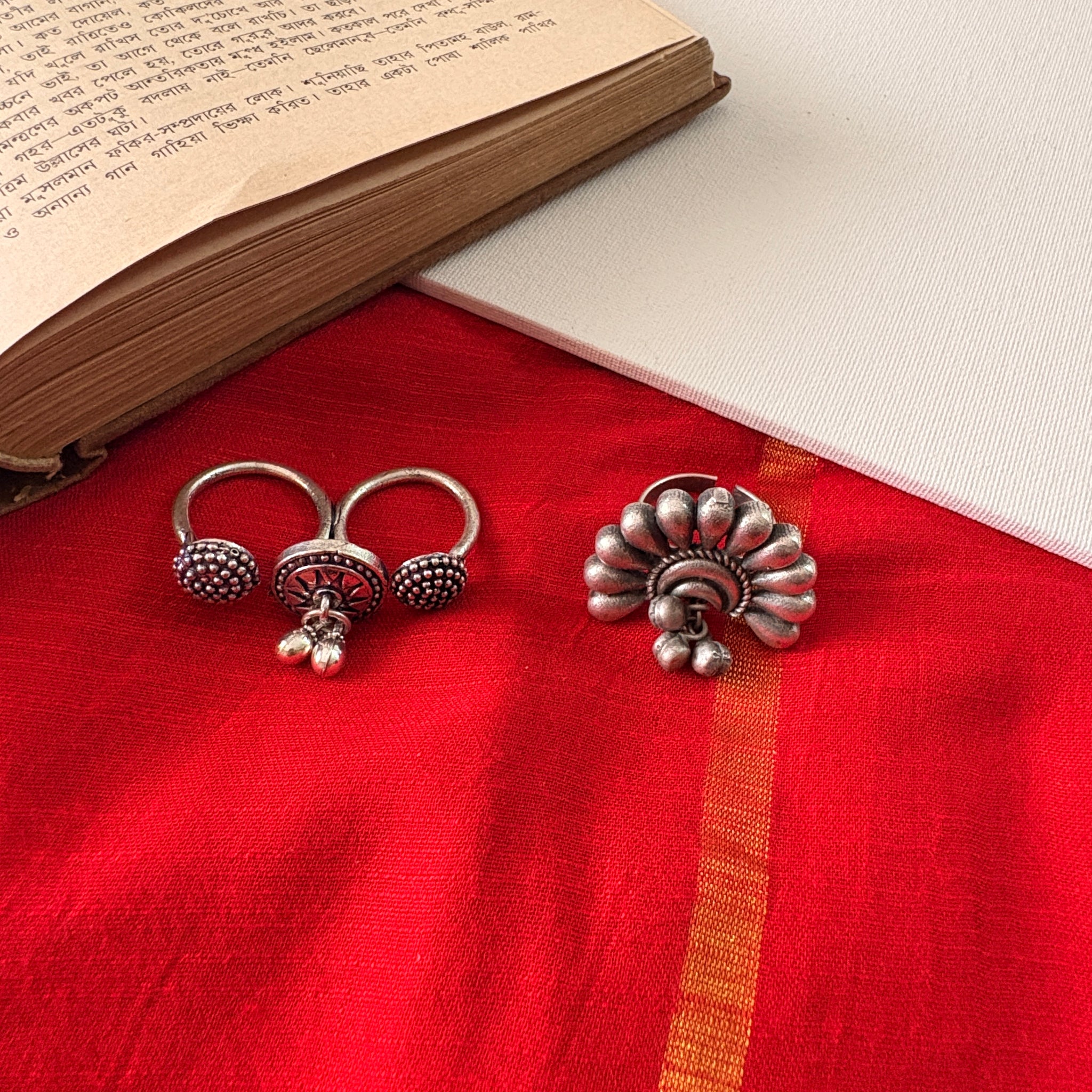 Meera Oxidized Ring