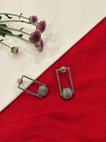 Gleam Silver Earrings