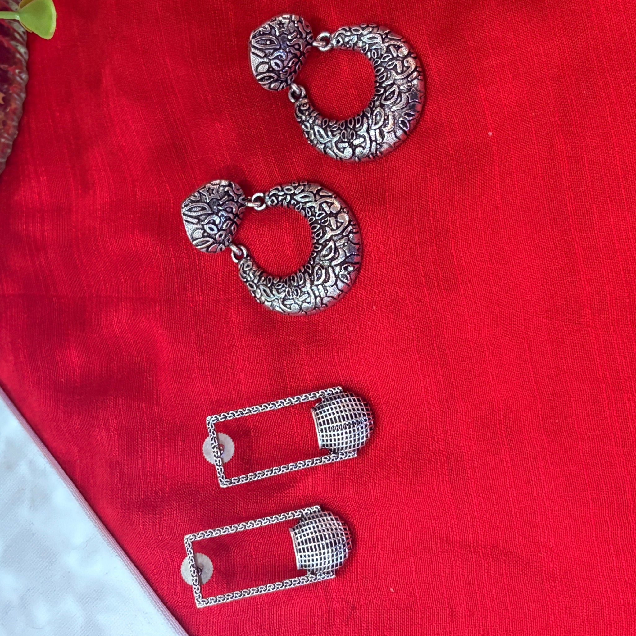 Sleek Silvers