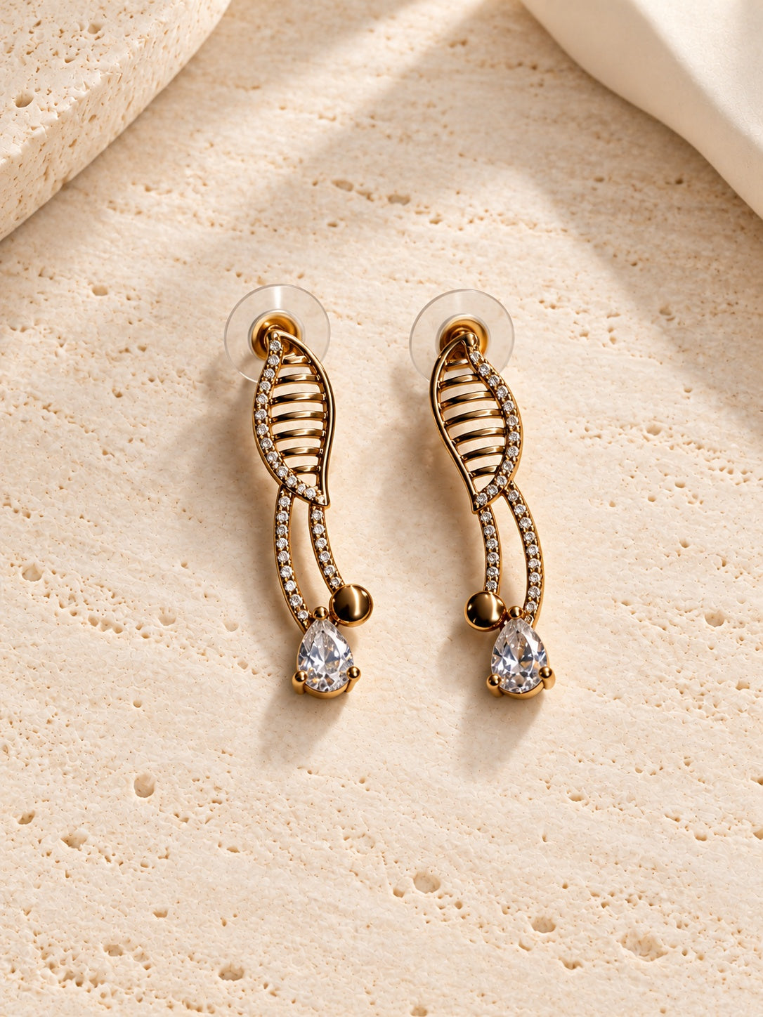 Niska AD stone gold-tone leaf necklace and earrings set — product view 5