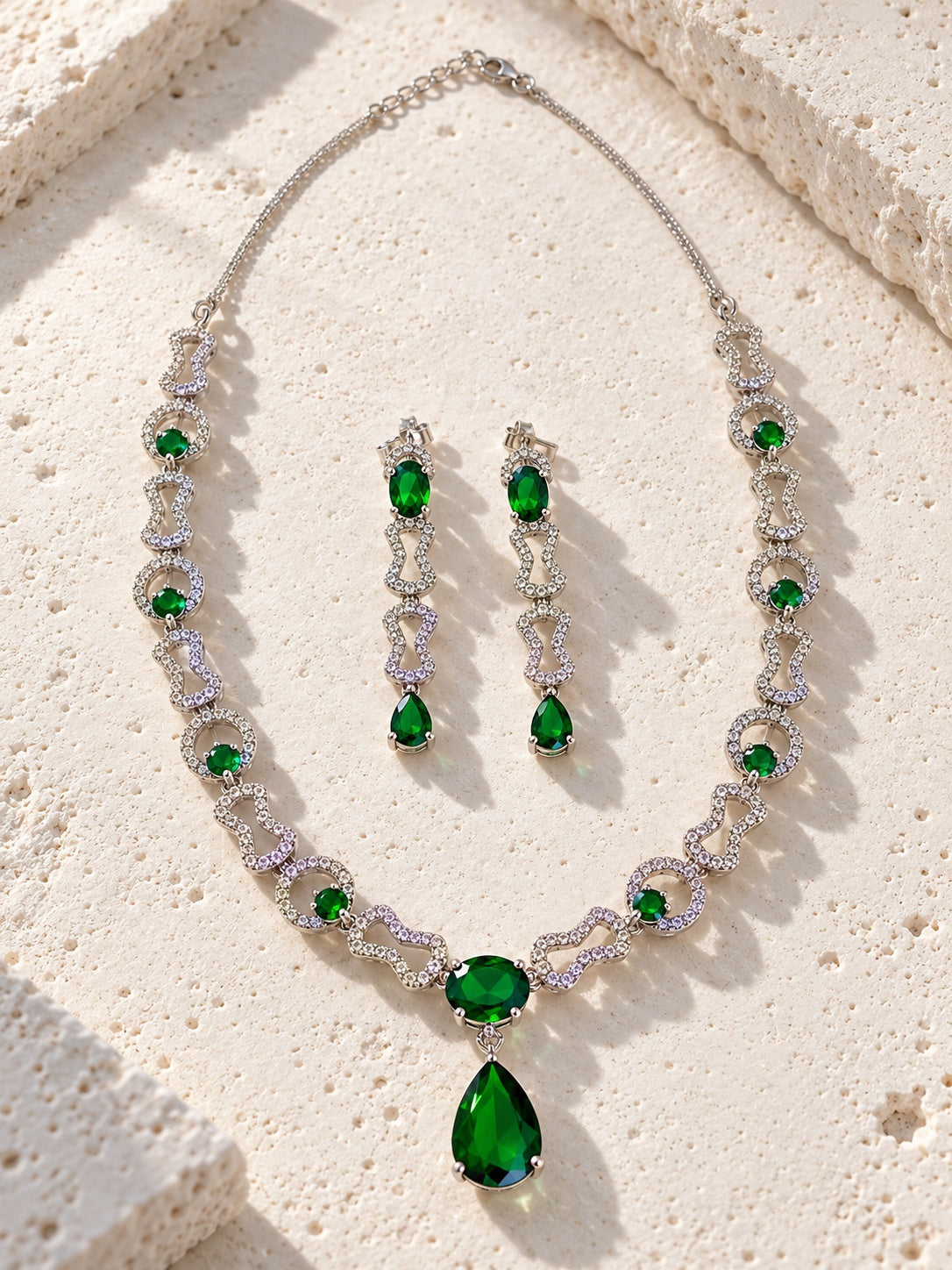 Emerald green replica necklace set product detail view 3