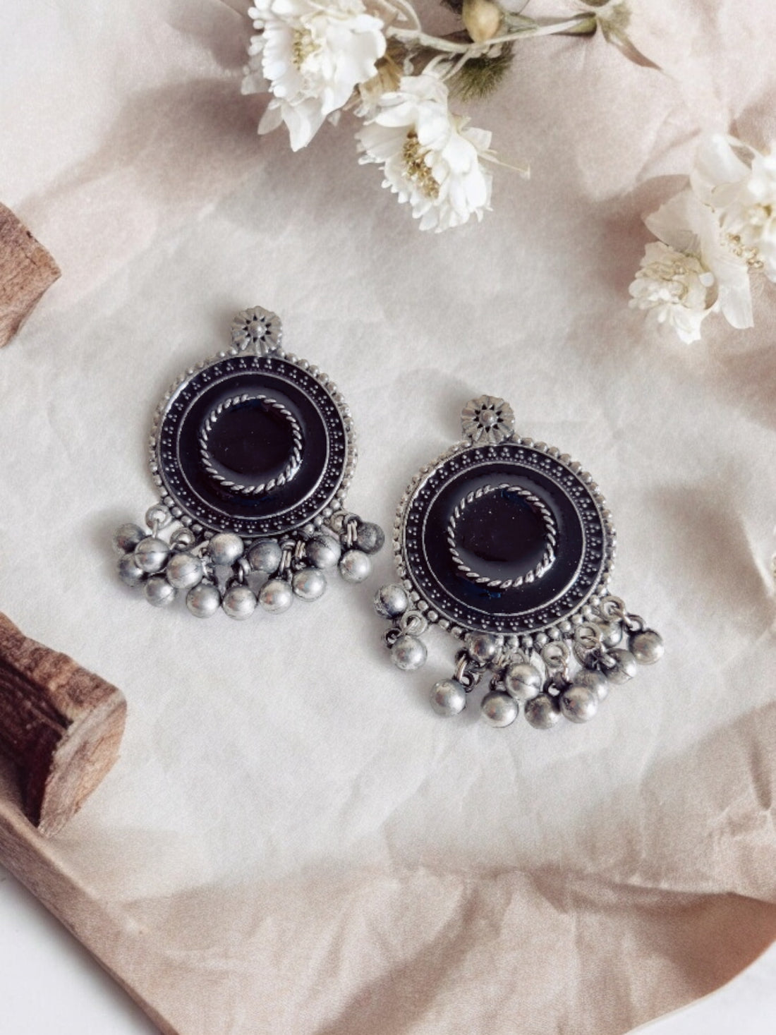 Niska baroque Earring Black