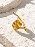 RI26N10165 gold sculptural ring product view