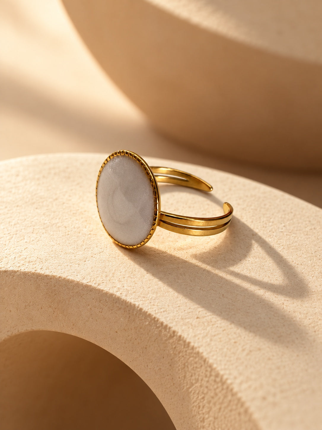 Niska round white stone gold-tone replica ring – product and model view