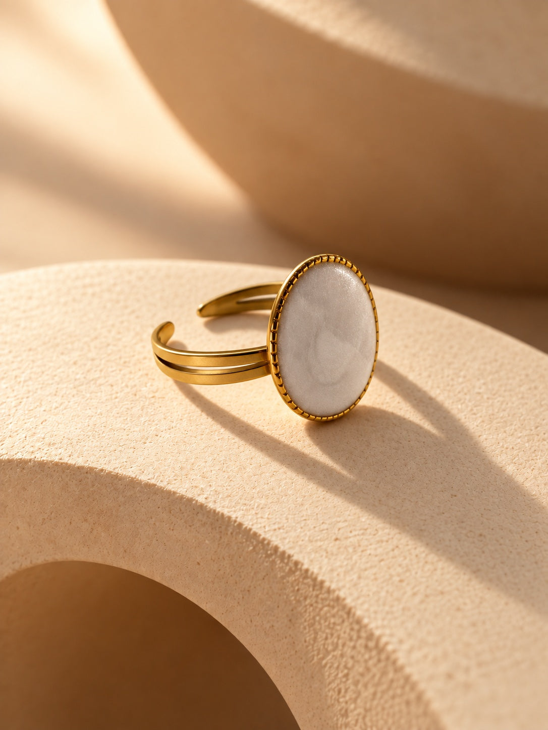 Niska round white stone gold-tone replica ring – product and model view
