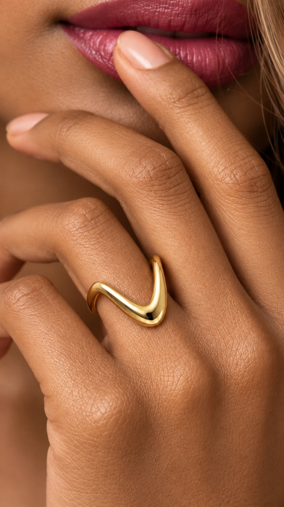 Niska Sculptural V Gold-Tone Open Ring – editorial view 9