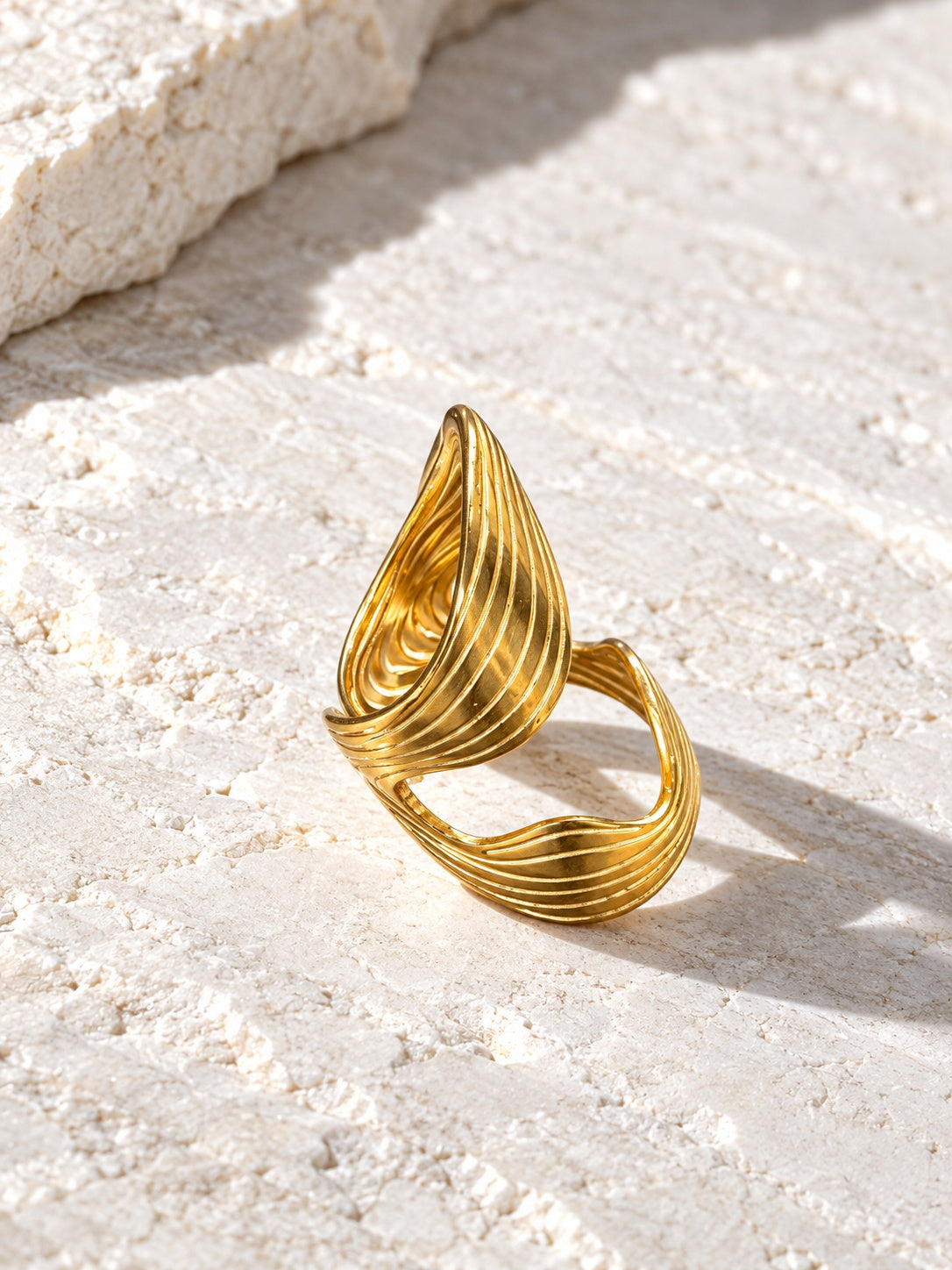 RI26N10205 gold ring catalog image