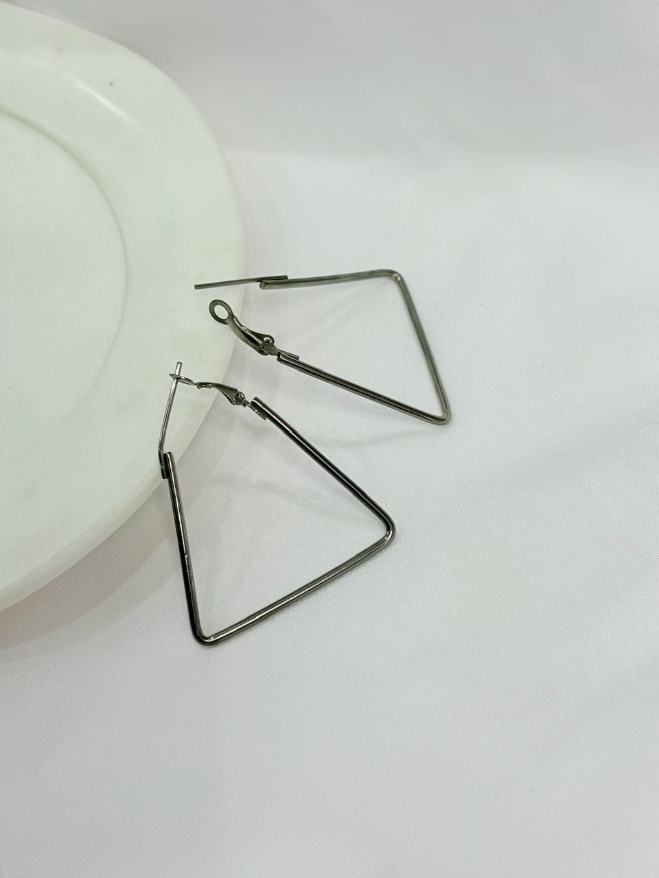 Set o Two Tringle Hoop Earring