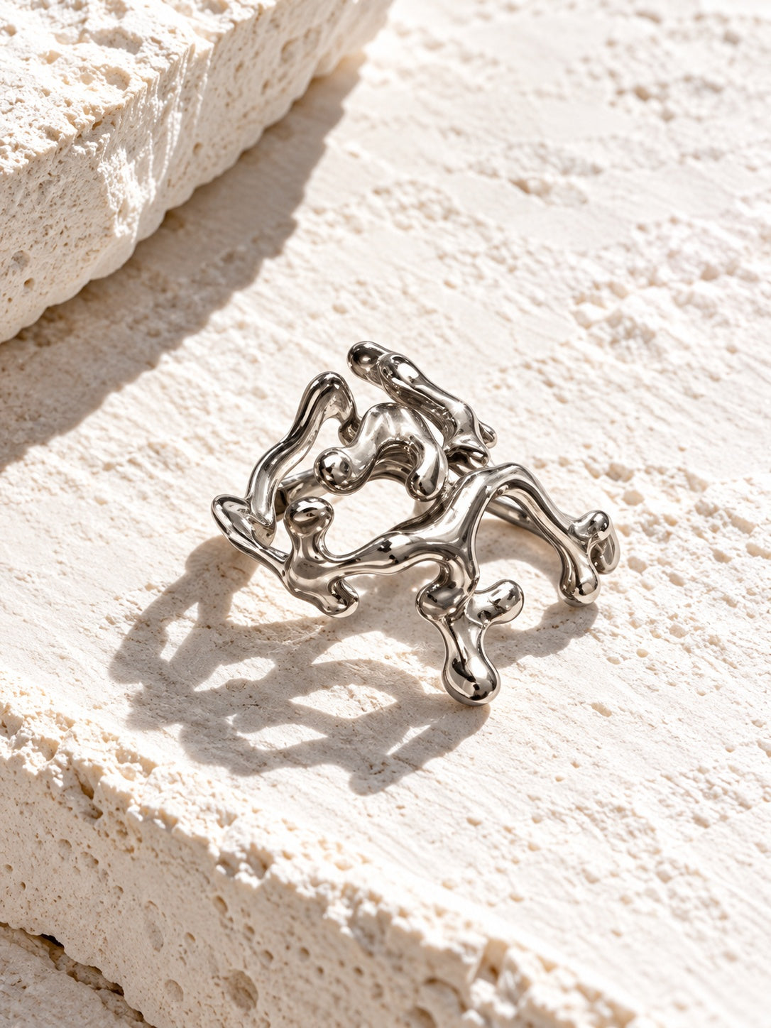 RI26N10180 ring product close-up
